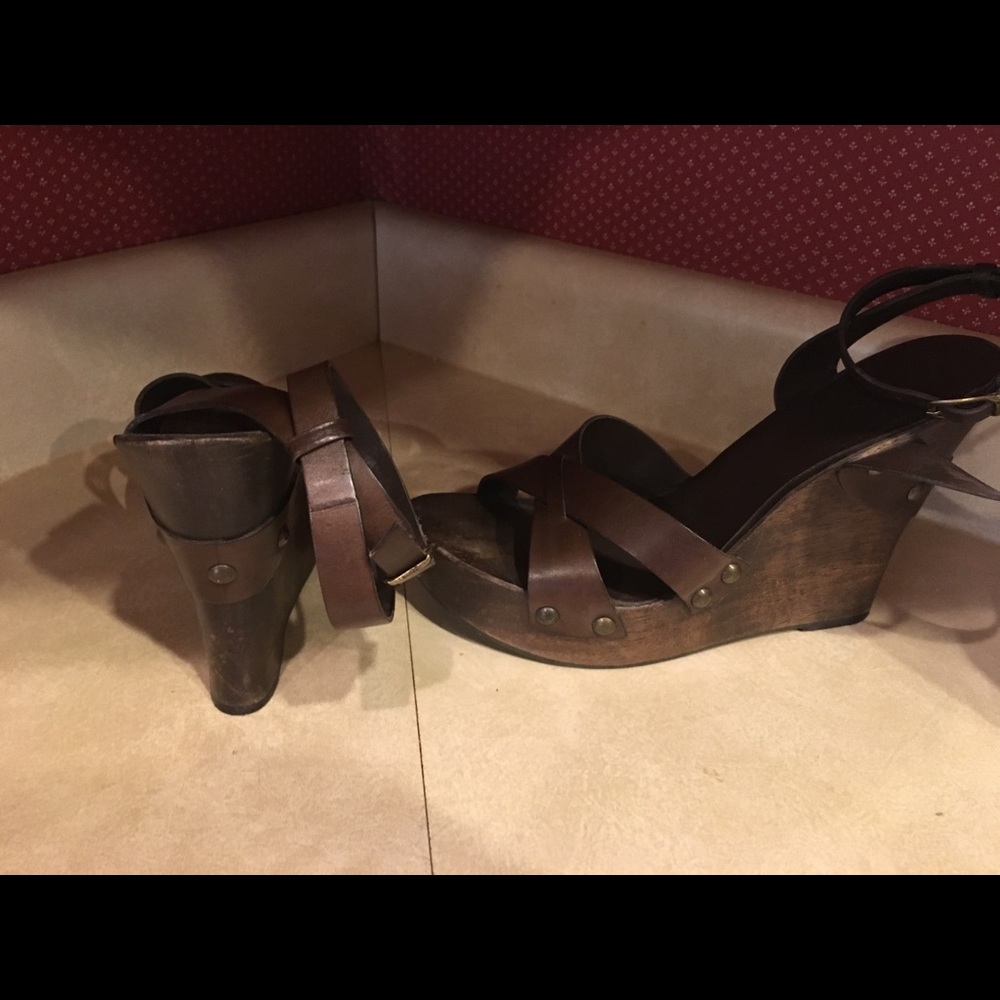 BCBGirls Genuine Wood/Leather Wedge Sandal Vintage - Picture 4 of 8